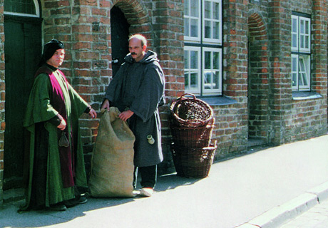 Jahresschrift 2/3: Mit Gugel, Pritschholz und Trippe – Alltag im mittelalterlichen Lübeck